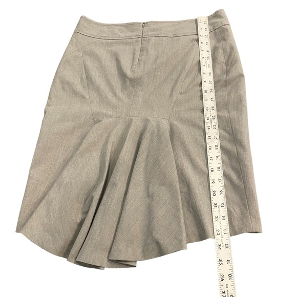 Reiss Skirt. Light grey. Lined. Sz 12. Back detailing. EUC - Picture 9 of 9